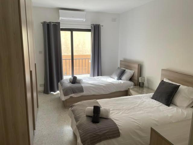 Spacious 3 Bedroom Apartment In The Heart Of St Julians Saint Julian's Exterior photo