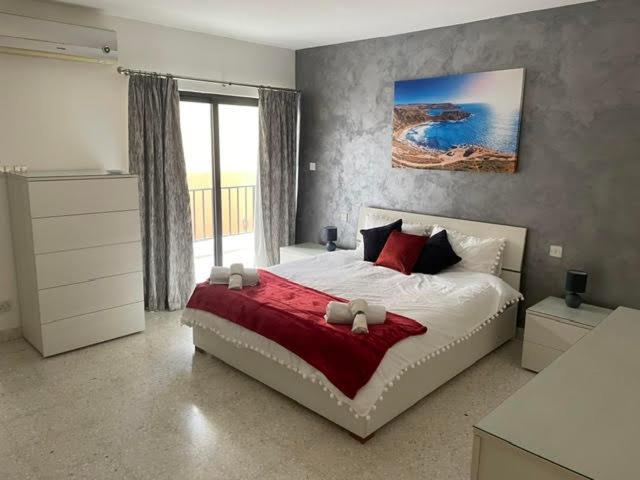 Spacious 3 Bedroom Apartment In The Heart Of St Julians Saint Julian's Exterior photo