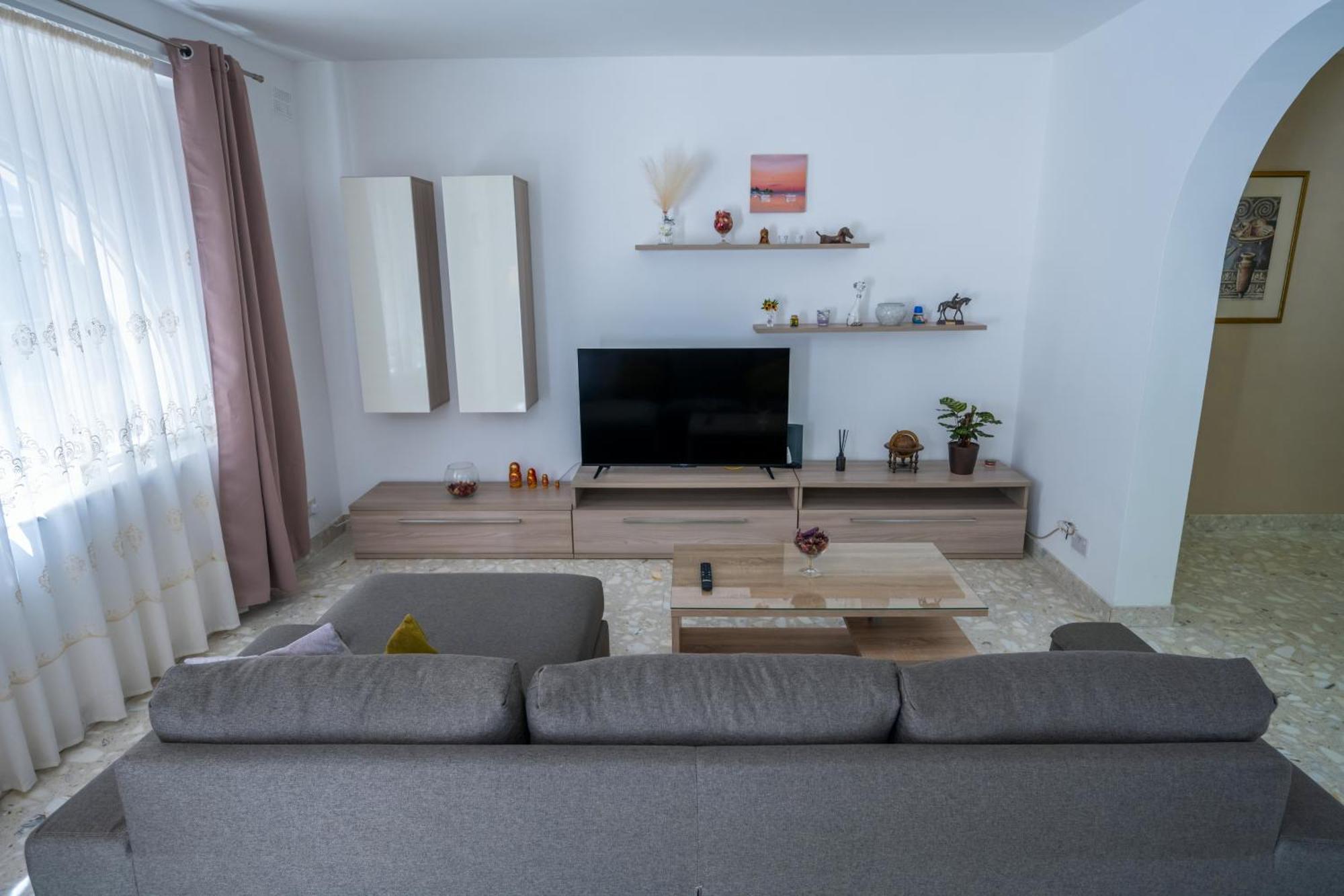 Spacious 3 Bedroom Apartment In The Heart Of St Julians Saint Julian's Exterior photo