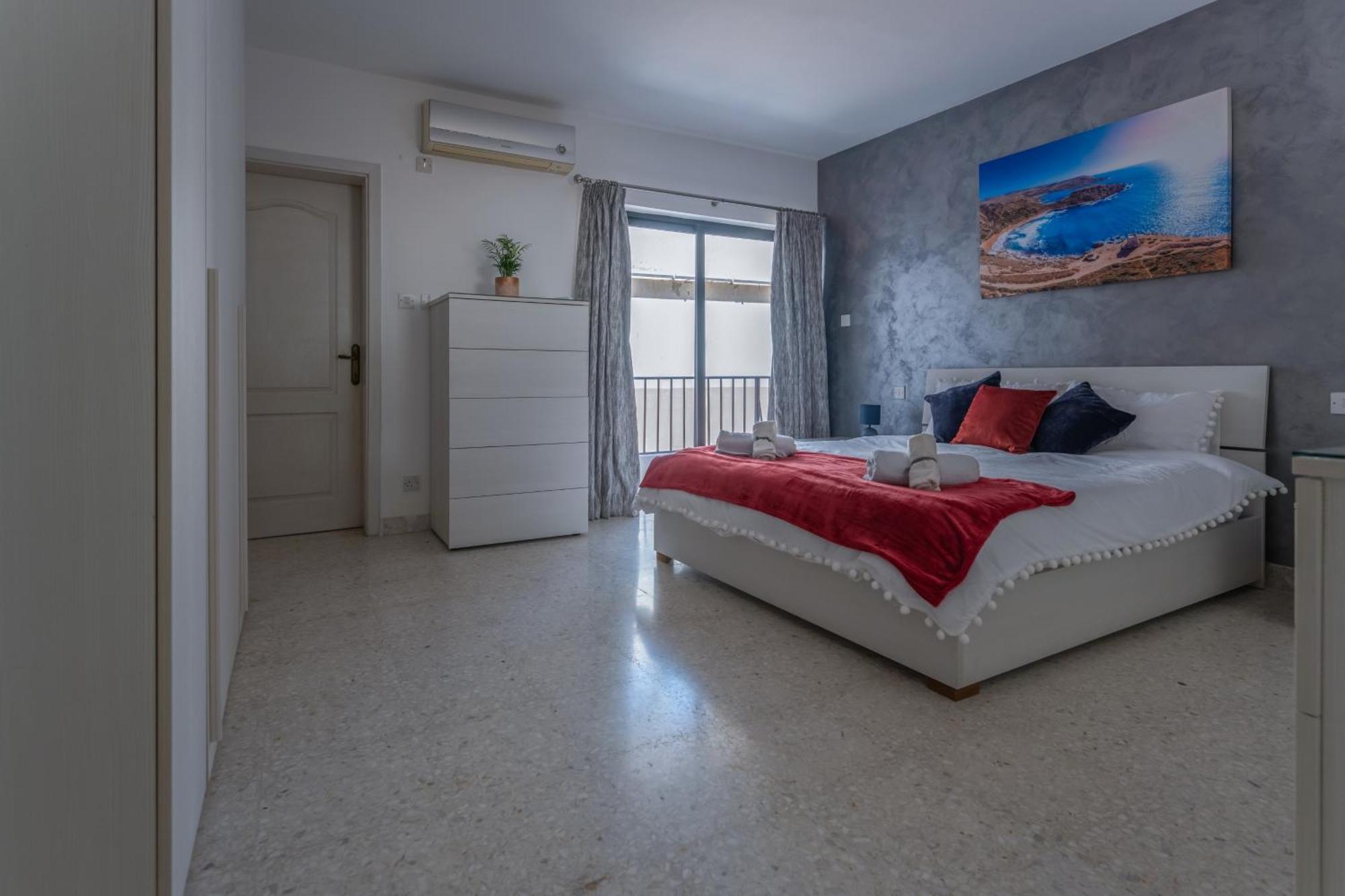 Spacious 3 Bedroom Apartment In The Heart Of St Julians Saint Julian's Exterior photo
