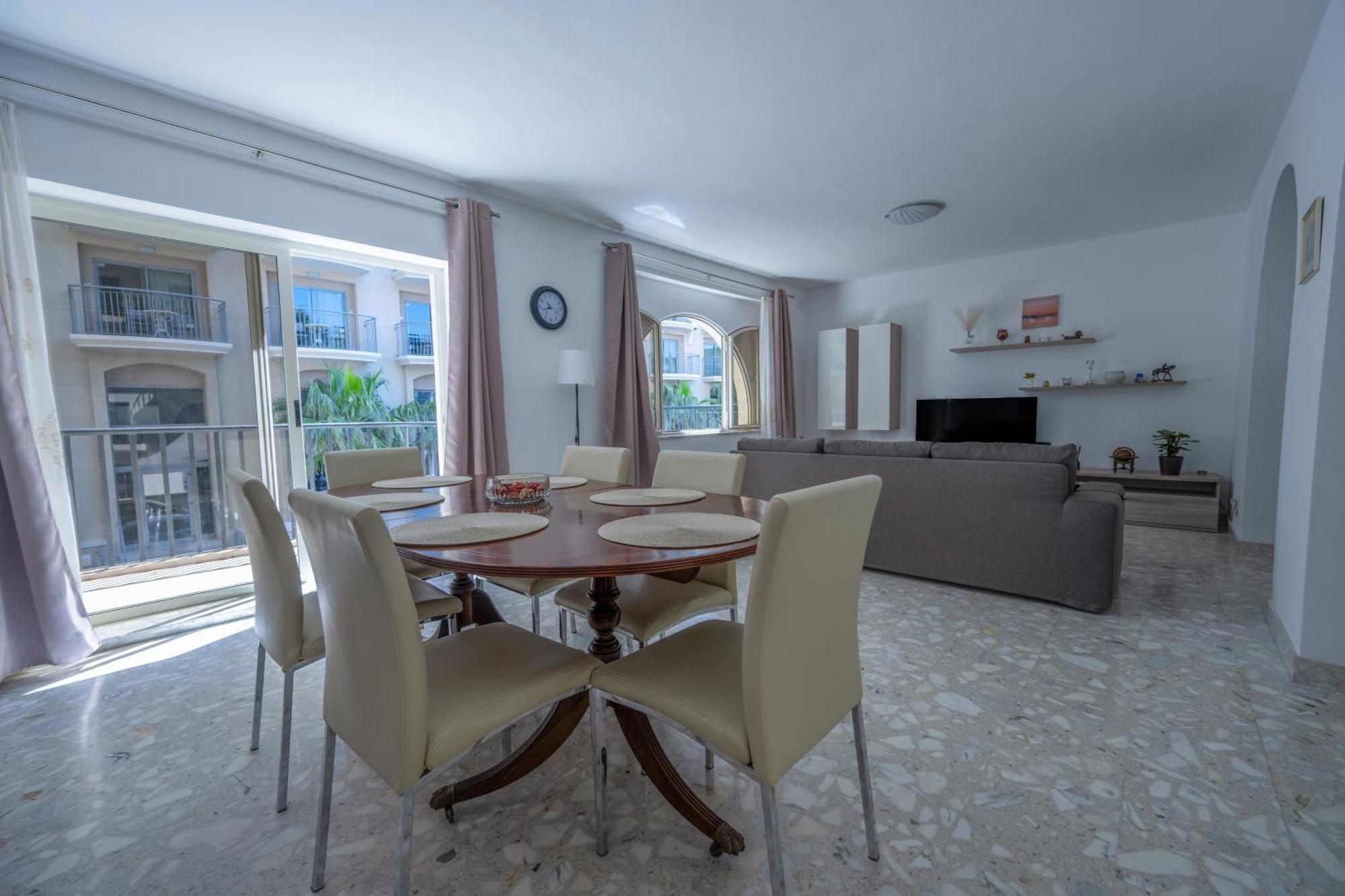 Spacious 3 Bedroom Apartment In The Heart Of St Julians Saint Julian's Exterior photo