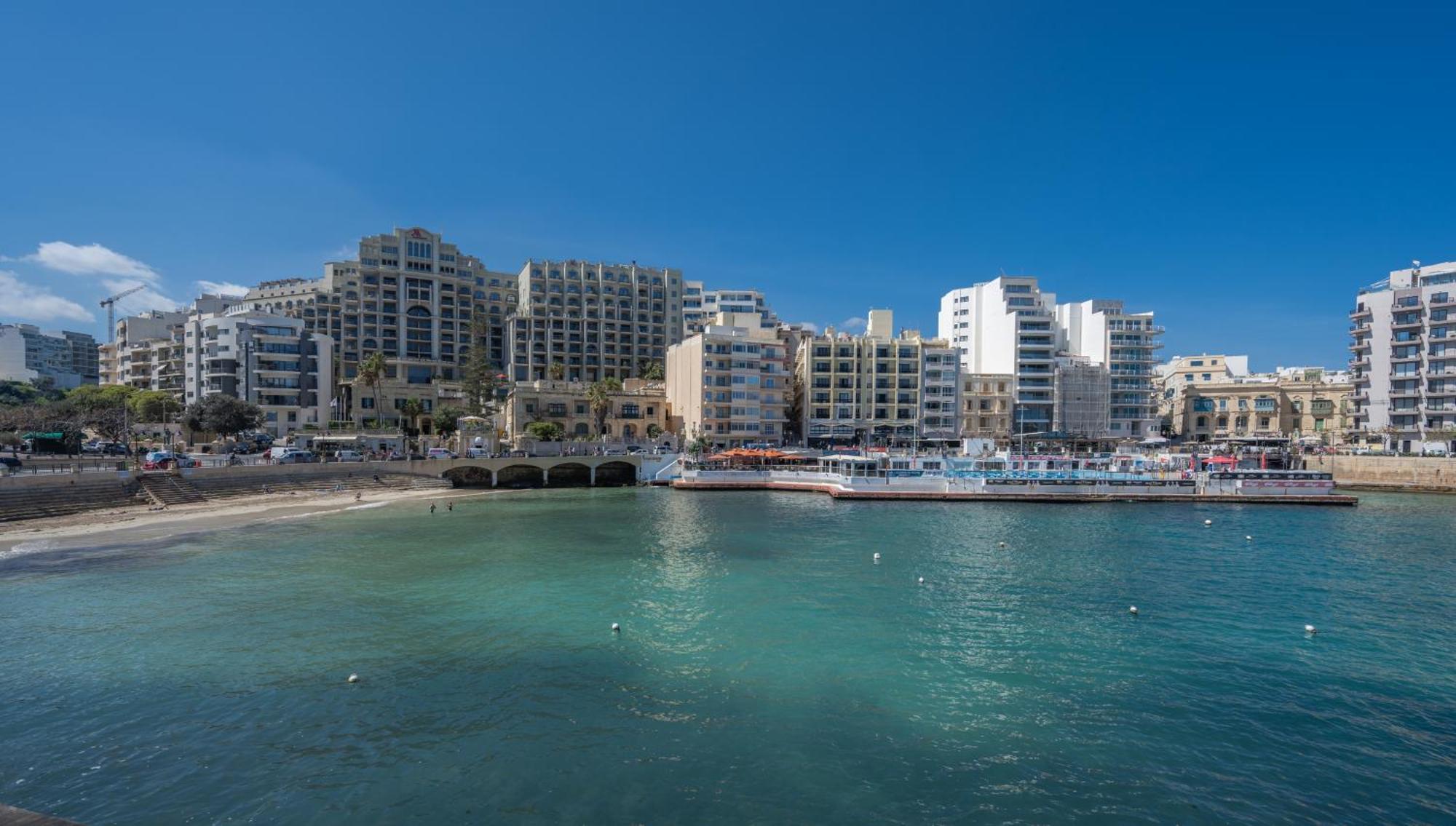 Spacious 3 Bedroom Apartment In The Heart Of St Julians Saint Julian's Exterior photo