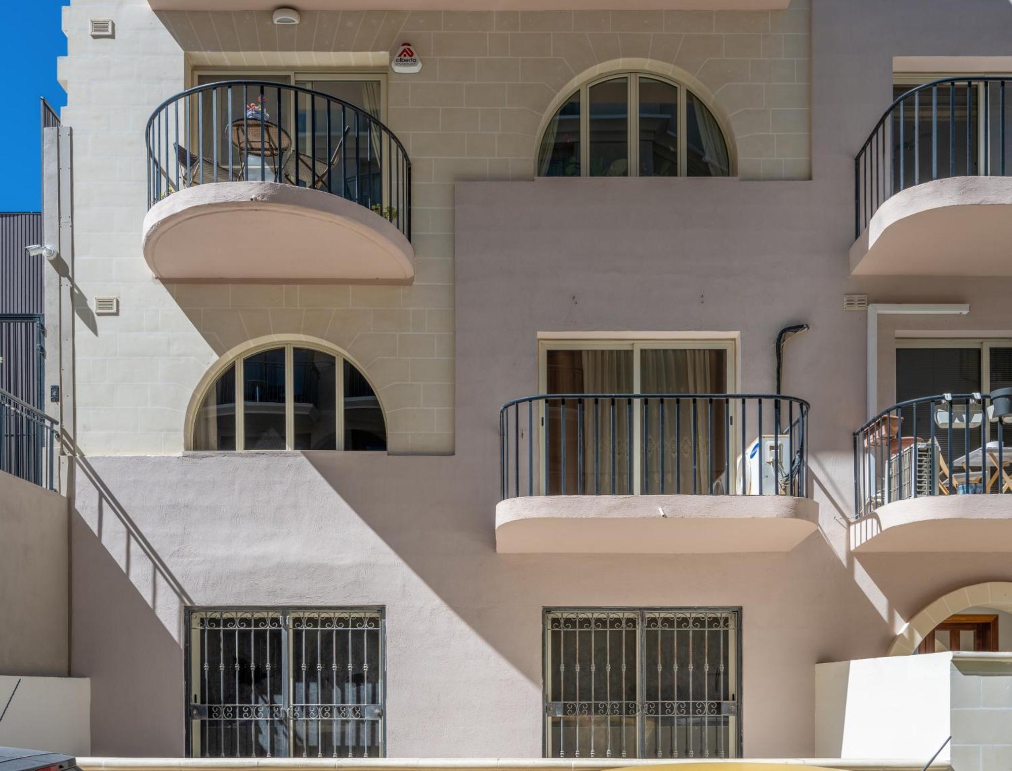Spacious 3 Bedroom Apartment In The Heart Of St Julians Saint Julian's Exterior photo