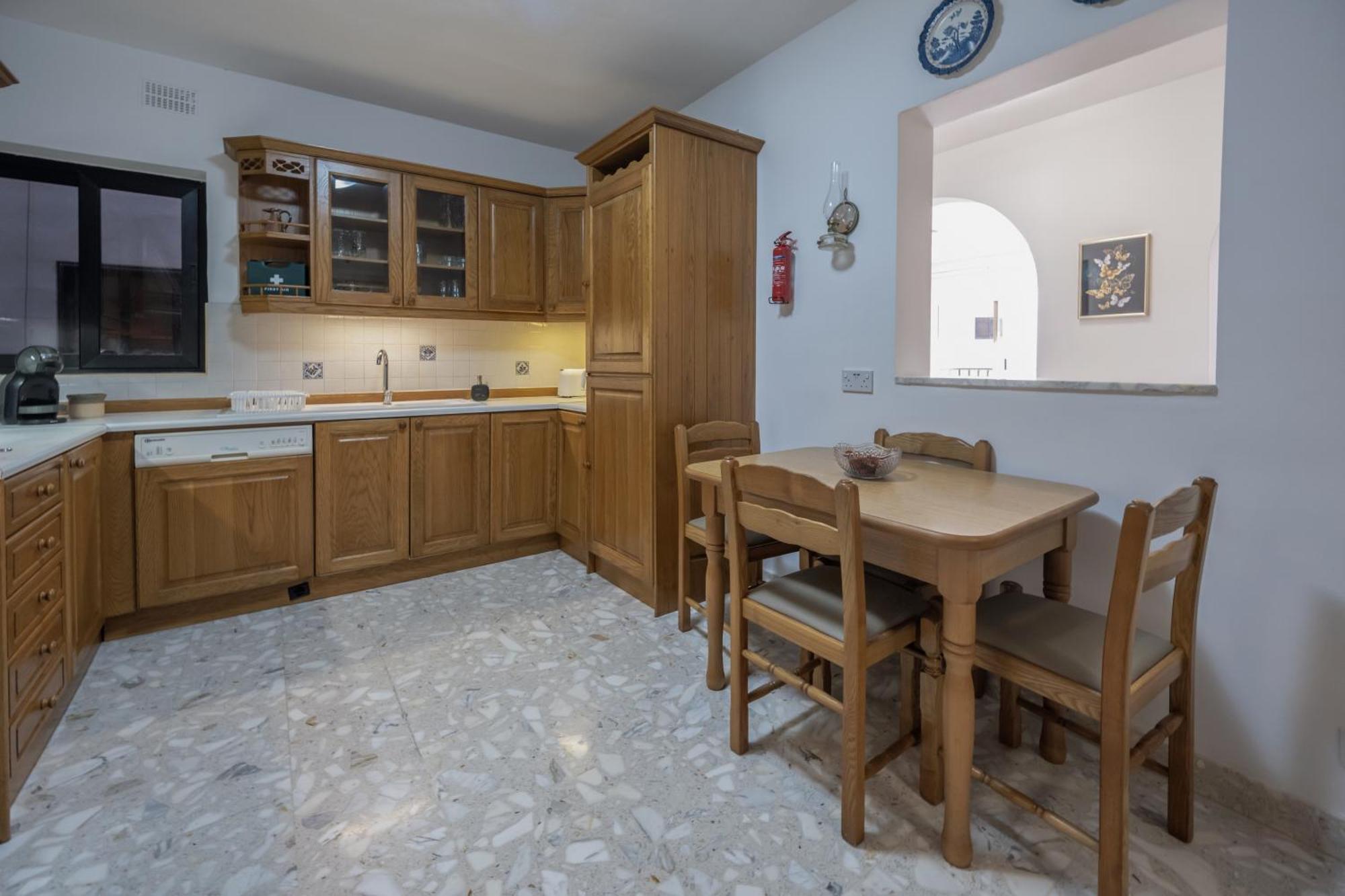 Spacious 3 Bedroom Apartment In The Heart Of St Julians Saint Julian's Exterior photo